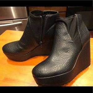 Vera Wang black wedge booties size 7